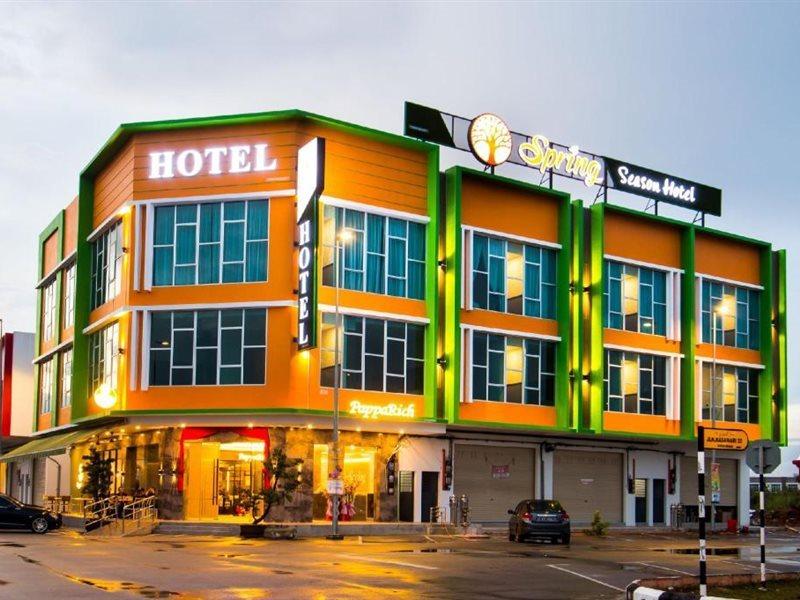 Spring Season Hotel Muar Exteriör bild